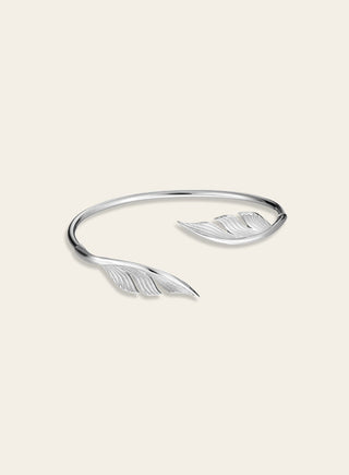 Höyhen rannekoru, hopeaa