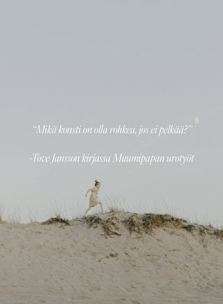 Lumoava x Moomin: Seikkailu wooden earrings